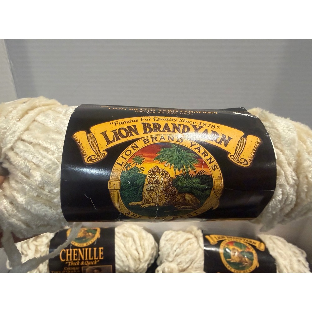 Lion Brand Chenille Thick & Quick Yarn Antique White 098 Lot of 5 Skeins USA - Picture 2 of 6